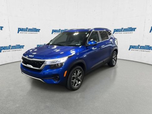 Used 2023 Kia Seltos EX AWD/4WD image 4