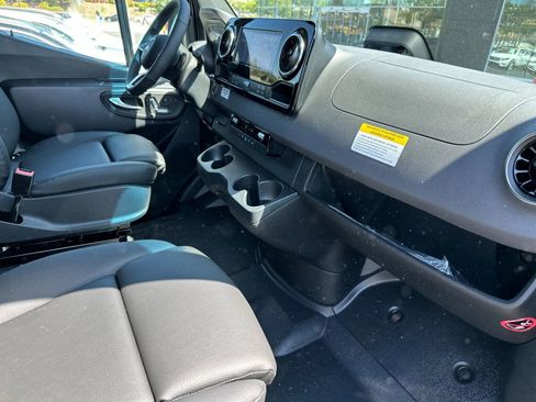 New 2025 Mercedes-Benz Sprinter 2500 image 17