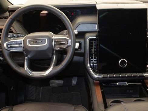 Used 2025 GMC Yukon Denali image 18