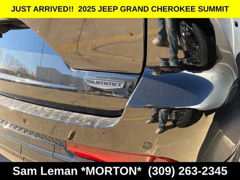 New 2025 Jeep Grand Cherokee Summit image 9