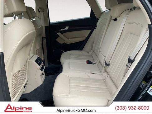Used 2023 Audi Q5 2.0T Premium w/ Convenience Package image 10