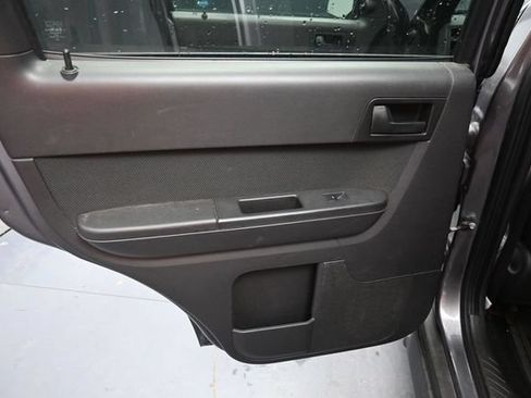 Used 2010 Ford Escape XLT FWD image 12