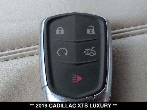 Used 2019 Cadillac XTS Luxury image 30