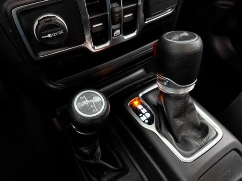 Used 2022 Jeep Wrangler Unlimited Sport AWD/4WD image 7