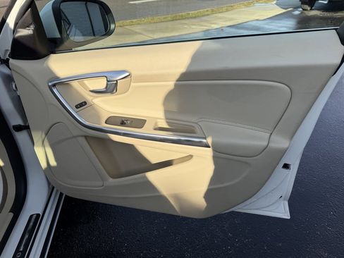 Used 2013 Volvo S60 T5 image 20