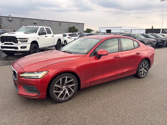 Used 2019 Volvo S60 T5 Momentum w/ Premium Package FWD image 3