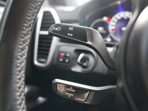 Used 2021 Porsche Cayenne Turbo image 36