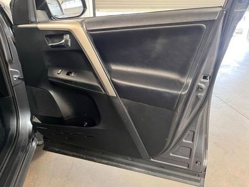 Used 2014 Toyota RAV4 Limited w/ Technology Package image 12