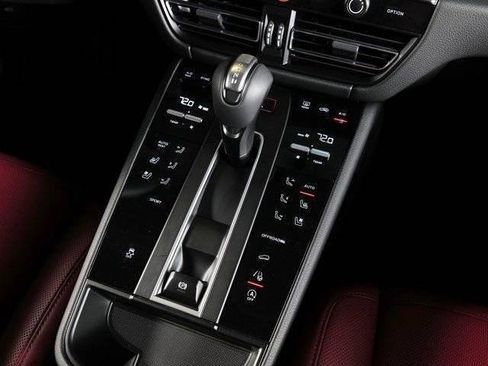 New 2026 Porsche Macan AWD/4WD image 16