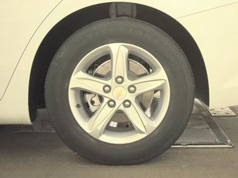 Used 2024 Chevrolet Malibu LS image 13