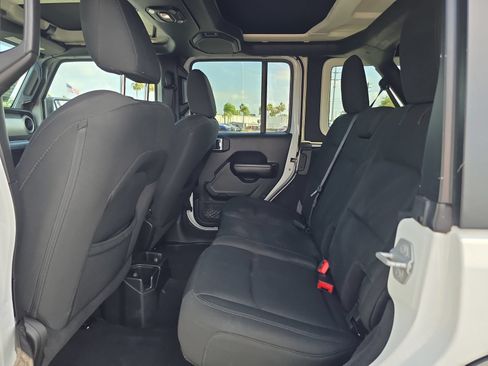 Used 2018 Jeep Wrangler Unlimited Sport S AWD/4WD image 13