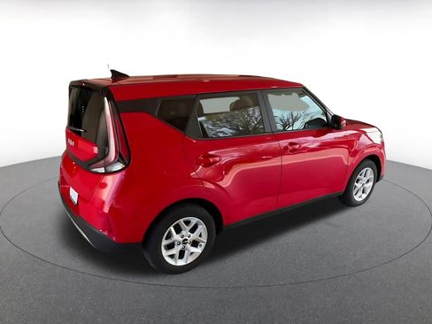 Used 2025 Kia Soul LX w/ LX Technology Package FWD image 15