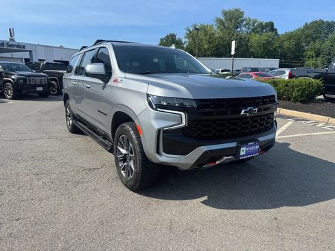 Used 2024 Chevrolet Suburban Z71 w/ Luxury Package AWD/4WD image 9