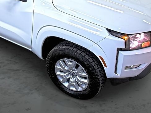 Used 2024 Nissan Frontier SV w/ SV Convenience Package AWD/4WD image 15