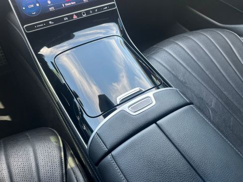 Used 2022 Mercedes-Benz S 500 4MATIC w/ AMG Line Package image 26