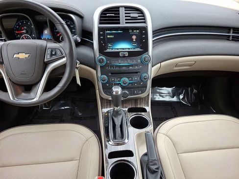 Used 2014 Chevrolet Malibu LT FWD image 18
