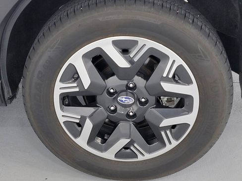 Used 2025 Subaru Forester AWD/4WD image 11