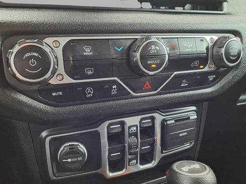 Certified 2024 Jeep Wrangler Sport S image 10