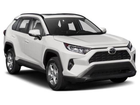 Used 2020 Toyota RAV4 XLE Premium FWD image 6