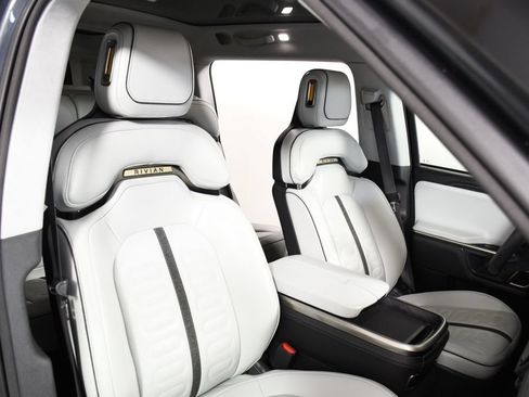 Used 2024 Rivian R1S Adventure AWD/4WD image 20