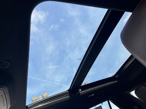 Used 2023 Ford Explorer Platinum w/ Technology Package image 23