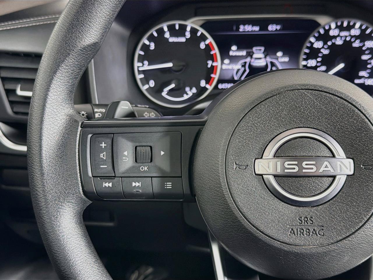 Used 2023 Nissan Rogue S AWD/4WD image 44