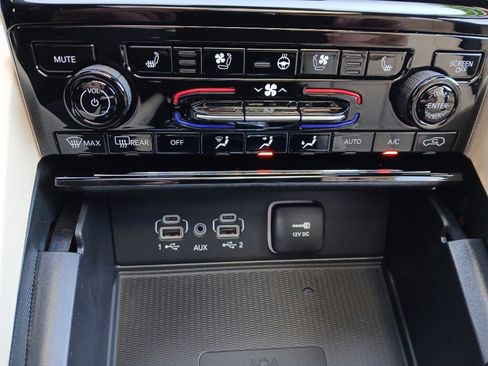 New 2025 Jeep Grand Cherokee Limited image 43