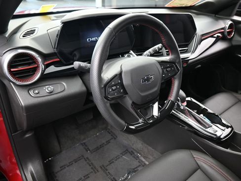 Used 2026 Chevrolet Trax RS image 10