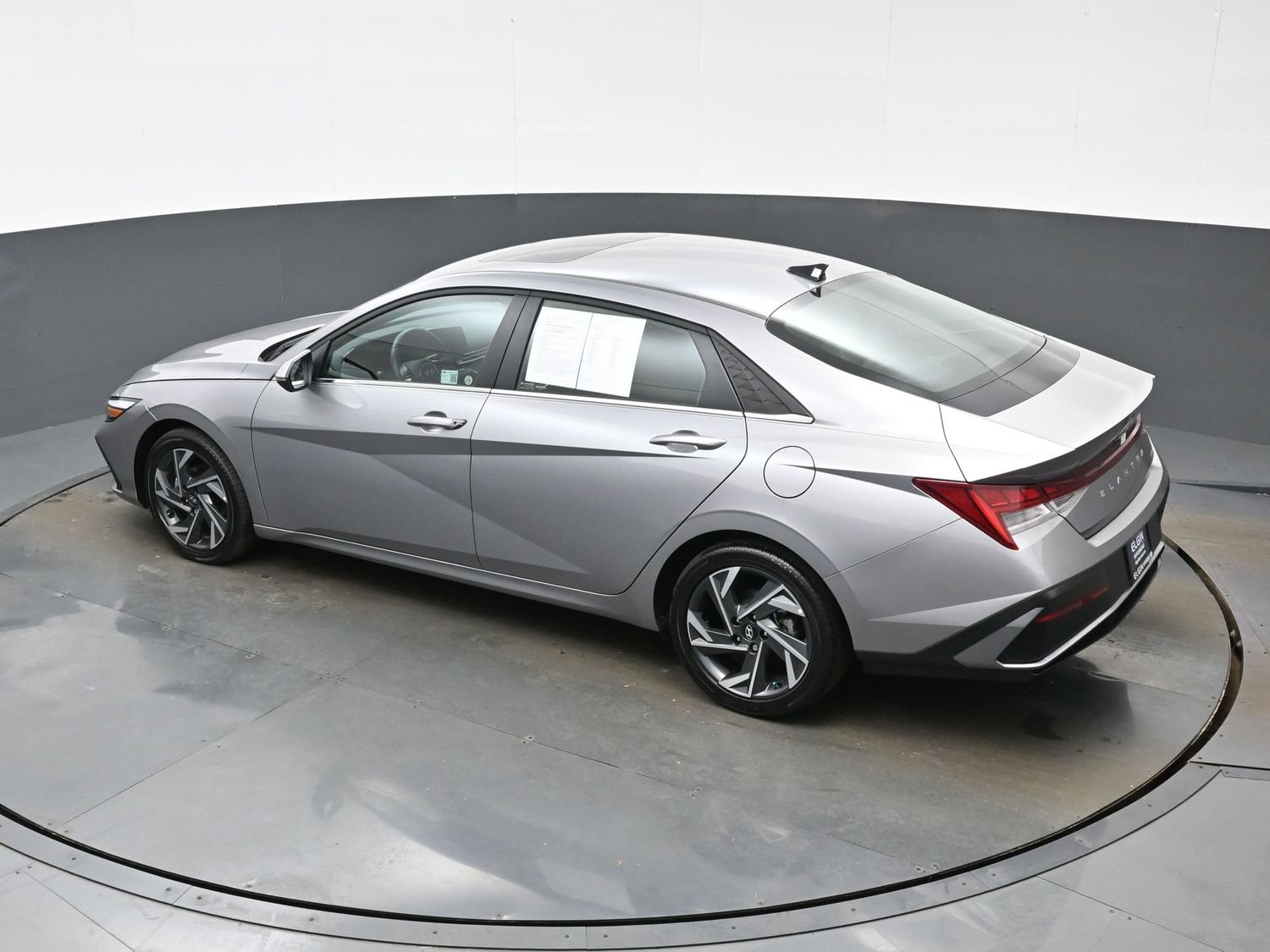 Certified 2025 Hyundai Elantra Limited FWD image 35