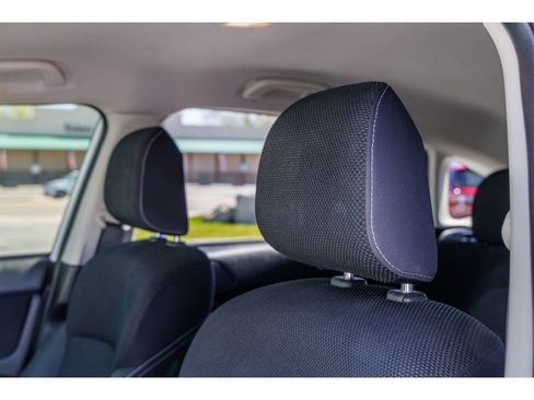 Used 2015 Subaru Crosstrek 2.0i Premium image 16