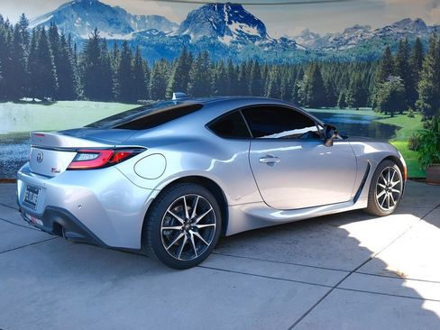 Used 2022 Toyota GR86 w/ ALL Weather Mat Package (TMS) RWD image 6