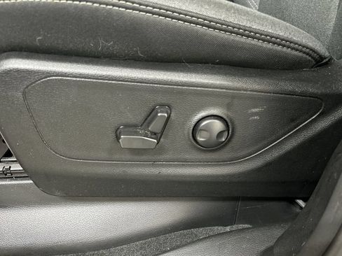Used 2022 RAM 1500 Big Horn AWD/4WD image 10