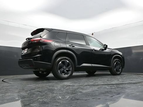 Used 2025 Nissan Rogue SV AWD/4WD image 43
