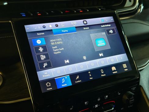 Used 2023 Jeep Grand Cherokee 4WD 4xe w/ Luxury Tech Group II image 21