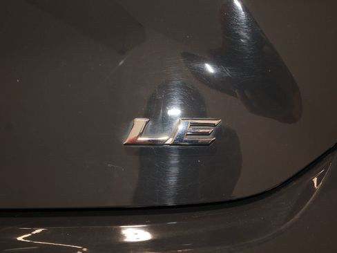 Used 2025 Toyota Camry LE image 34