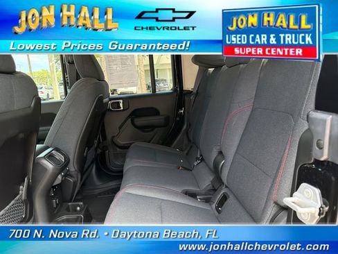 Used 2025 Jeep Gladiator Rubicon w/ Convenience Group AWD/4WD image 21