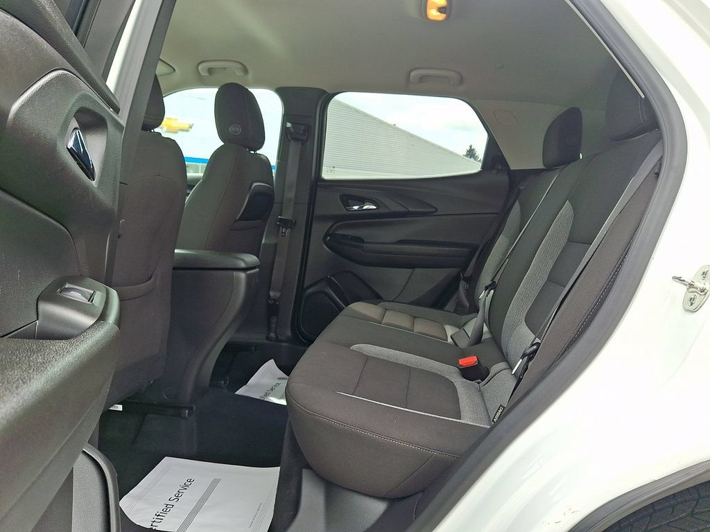 Used 2024 Chevrolet TrailBlazer LT AWD/4WD image 11
