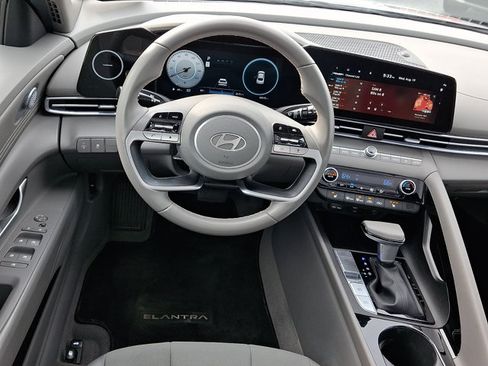 Certified 2024 Hyundai Elantra SEL w/ Convenience Package FWD image 12