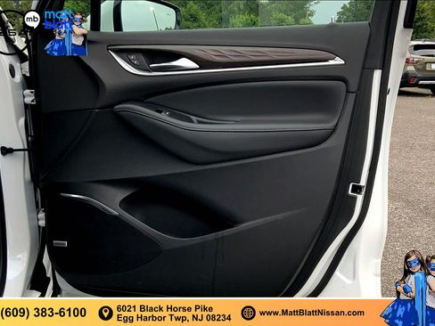 Used 2023 Buick Enclave Avenir AWD/4WD image 19