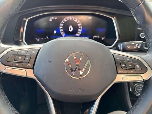 Used 2024 Volkswagen Jetta SE w/ Panoramic Sunroof Package image 14