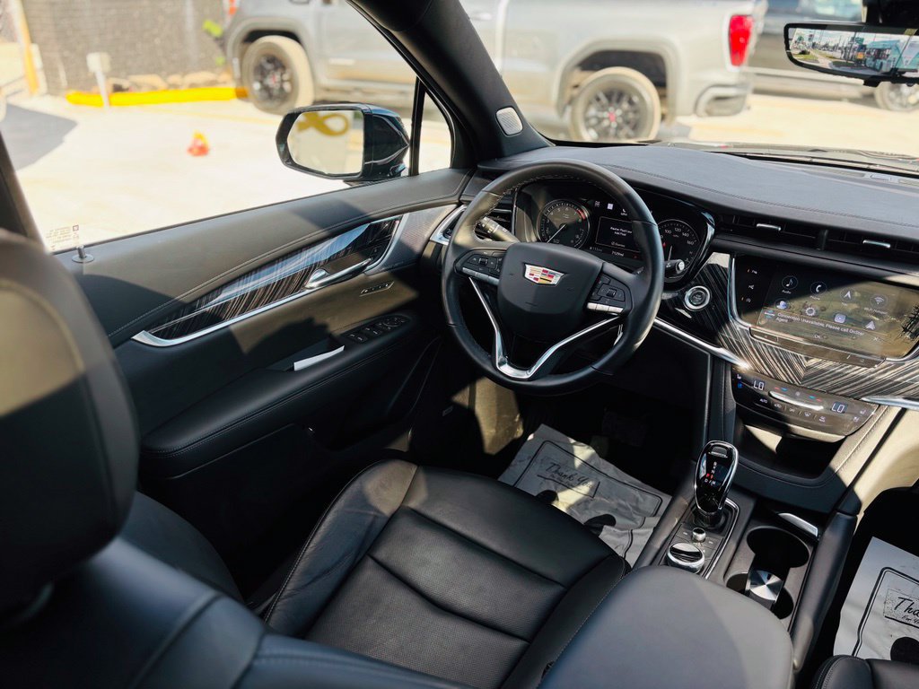 Used 2025 Cadillac XT6 Premium Luxury w/ Technology Package AWD/4WD image 51