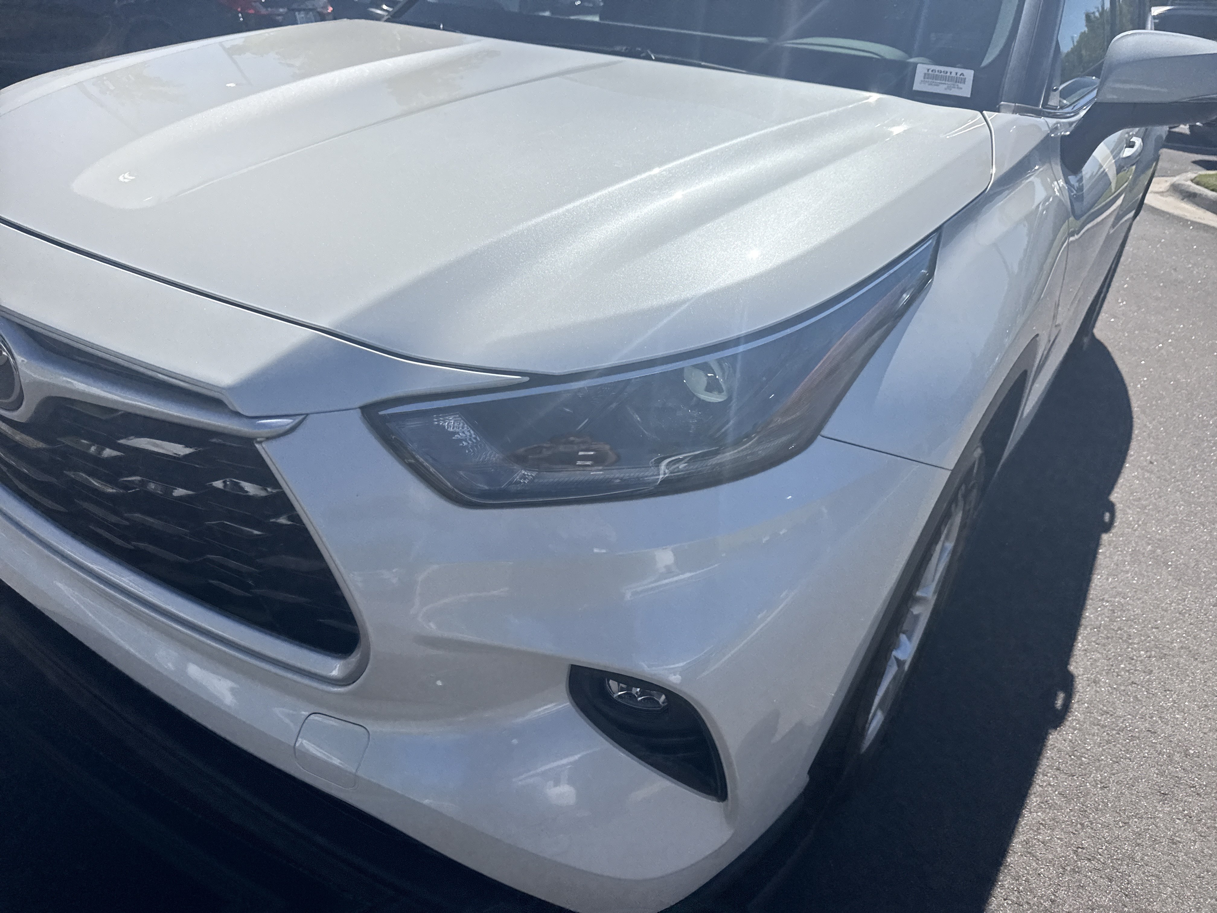 Used 2021 Toyota Highlander LE FWD image 8