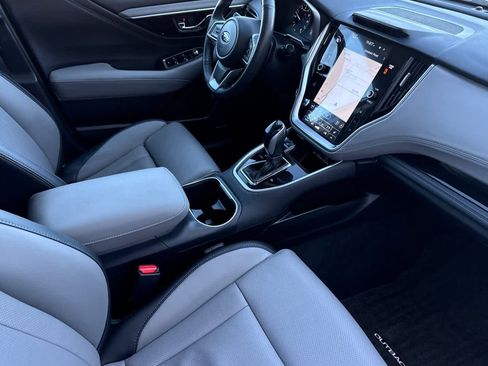 Used 2023 Subaru Outback Limited image 17