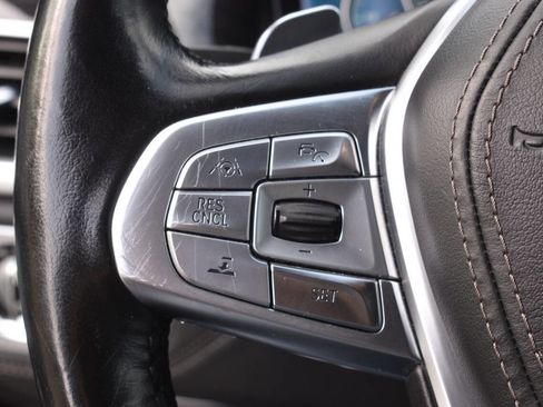 Used 2018 BMW 750i xDrive image 34