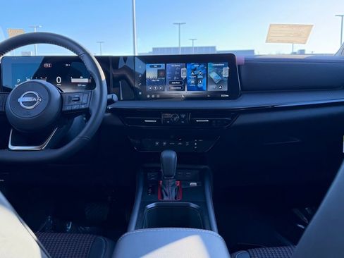 New 2026 Nissan Kicks SR FWD image 19