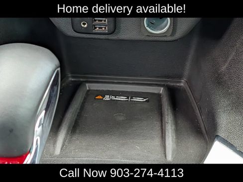 Used 2023 Chevrolet Traverse RS FWD image 19