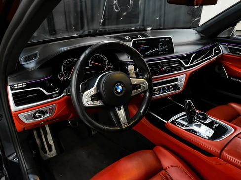 Used 2018 BMW M760i xDrive AWD/4WD image 3