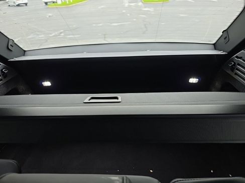 Used 2025 Land Rover Range Rover Sport SE AWD/4WD image 12