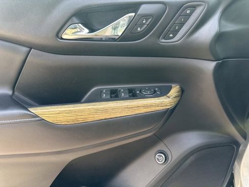 Used 2017 GMC Acadia Denali w/ Technology Package image 33