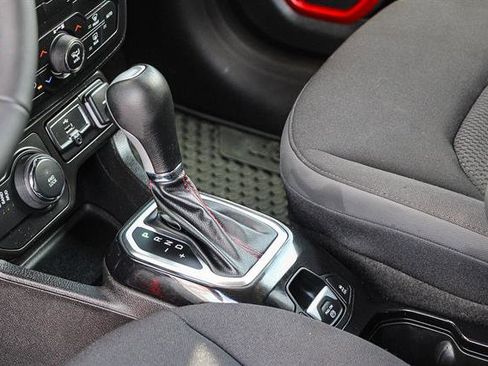 Used 2022 Jeep Renegade Latitude image 21